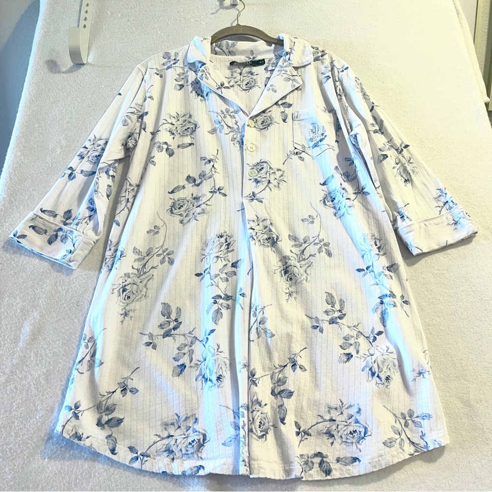 Ralph Lauren White and Blue Floral Sleep Shirt 100% cotton Size M Style #LN31670